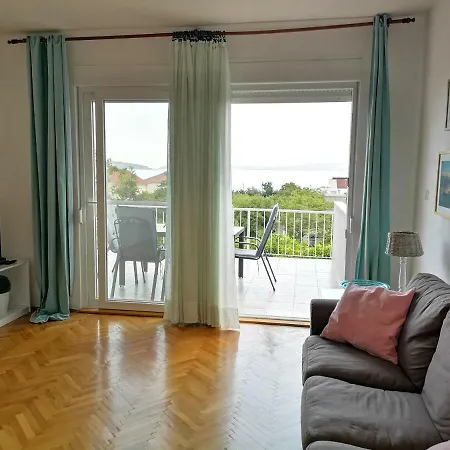 Daire Comfortable Between Split And Trogir *